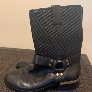 Vince Camuto Camo Boots in Black, Size 9